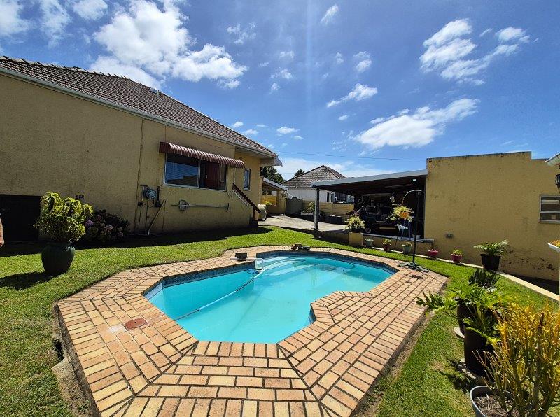 3 Bedroom Property for Sale in Cambridge Eastern Cape